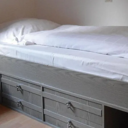 Zum Bismarckturm 2* Kassel